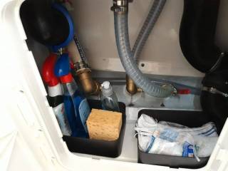 vannes-sous-lavabo-materiel-de-propret_original